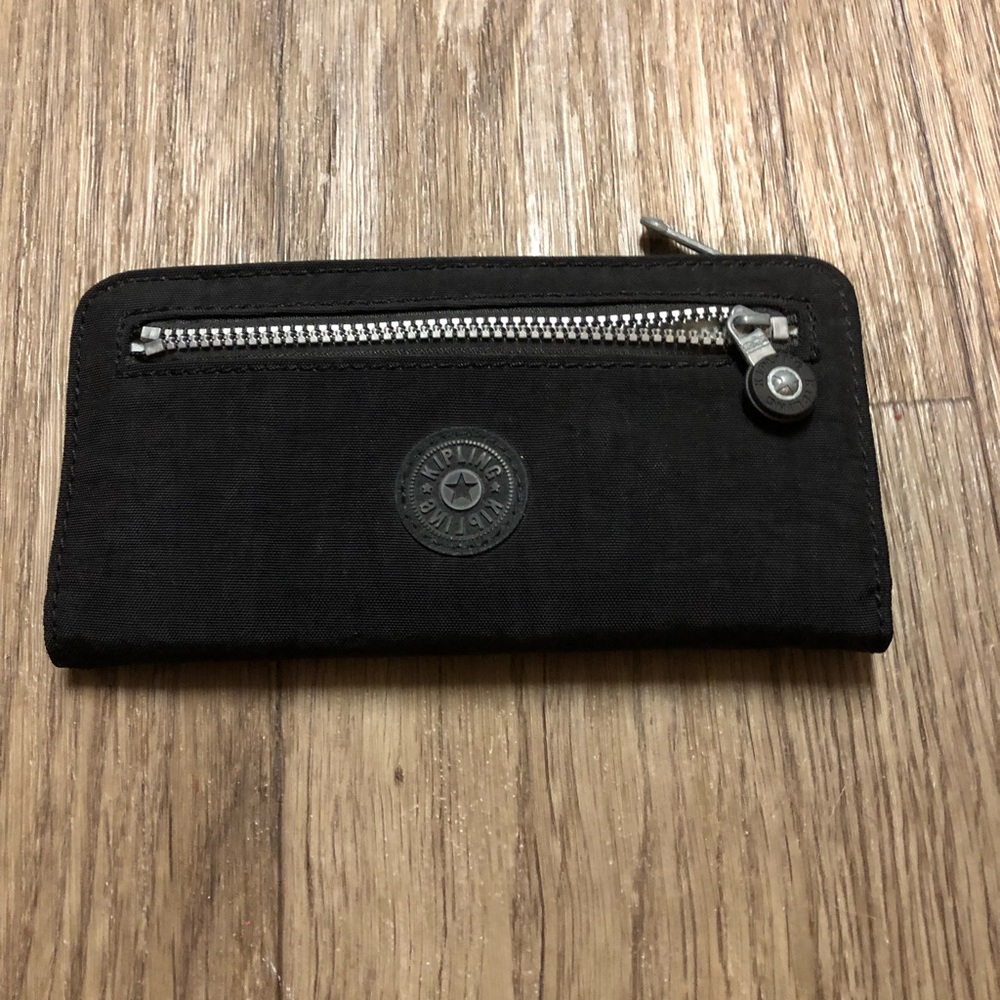 Black Kipling Wallet (used like new condition)